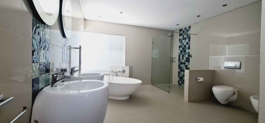 5 Bedroom Property for Sale in Baronetcy Estate Western Cape